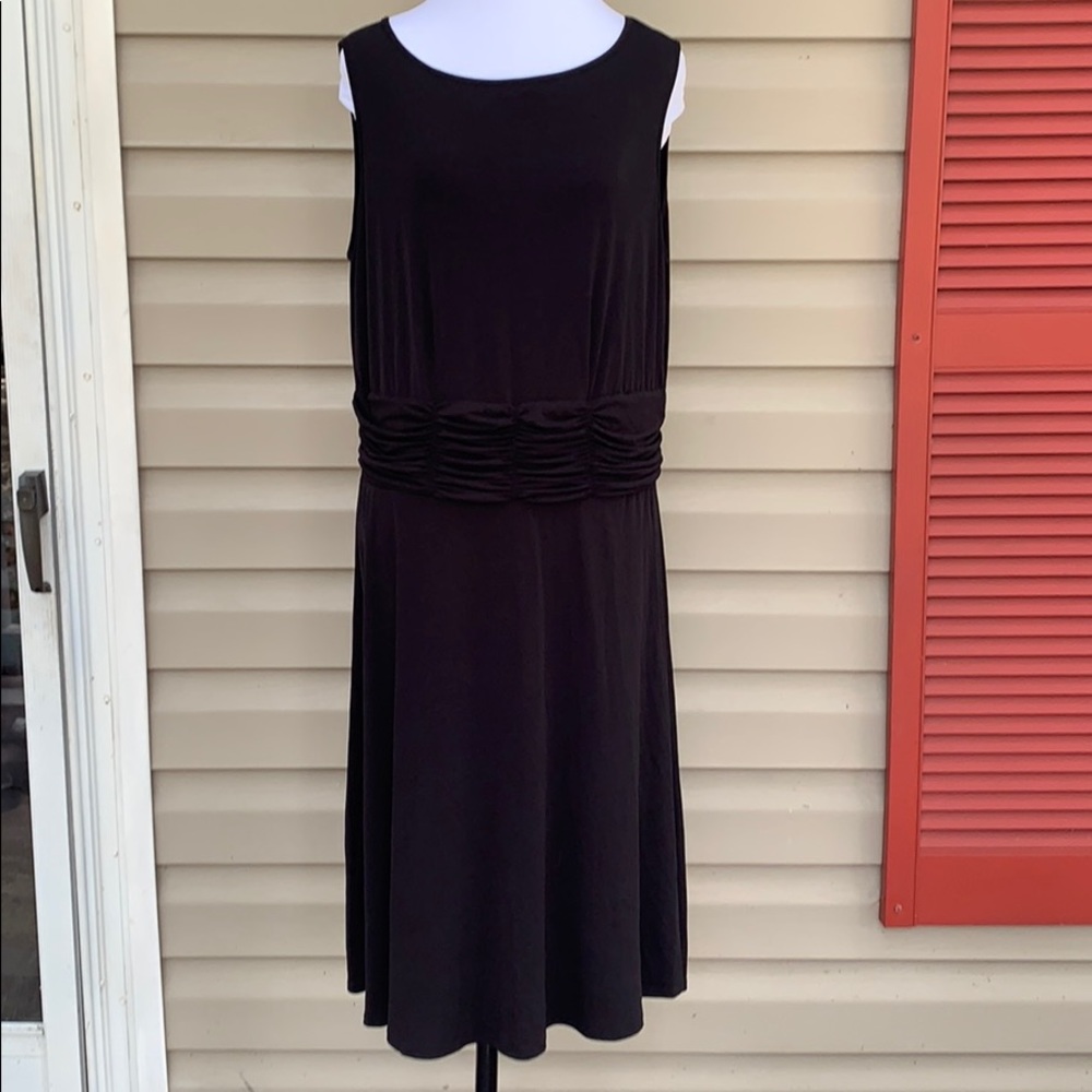 Davina women’s black sleeveless fit&flare dress
